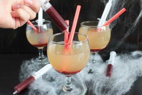 Kindercocktails, Cocktails ohne Alkohol, Blutcocktails, Gruselcocktails, Halloweencocktail ohne Zucker, zuckerfrei, Kindergetränk, Kinderparty, Halloweenparty, Rezept für Halloween, Halloweengetränk, Halloween Drink