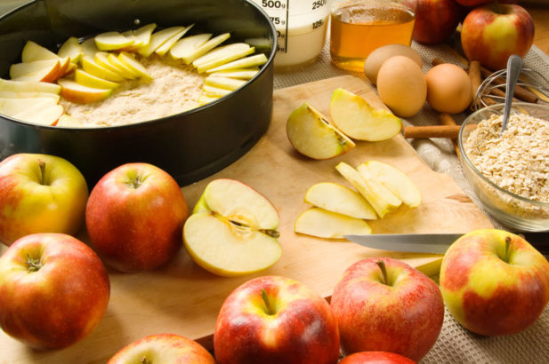 Rezept Obstkuchen mit Nüssen ohne Zucker, Apfelkuchen, Zwetschgenkuchen, Birnenkuchen, Marillenkuchen, Blechkuchen, Obsttorte, Fruchtkuchen, Früchtetorte, Früchtekuchen, zuckerfrei, ohne Zucker