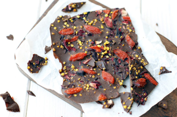 Rezept Superfood Schokolade zuckerfrei, Selbstgemachte Schokolade, Vegane Schokolade, ohne Zucker, DIY Schokolade