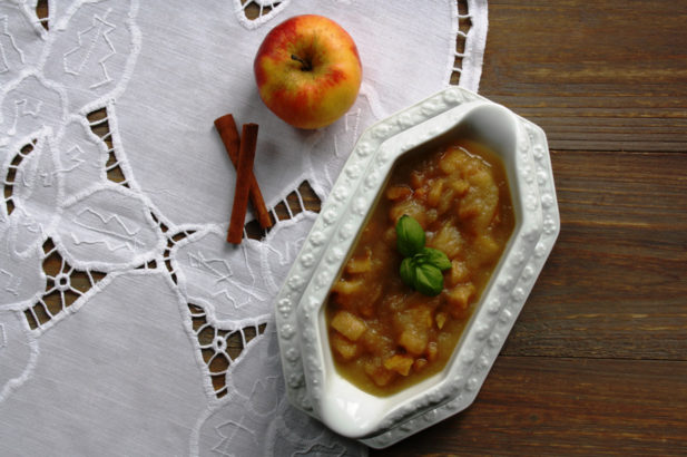 Rezept Apfelkompott mit Ingwer und Kardamom ohne Zucker