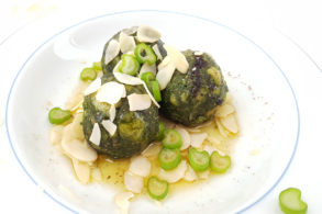Rezept Spinatknödel mit Chiassame ohne Ei