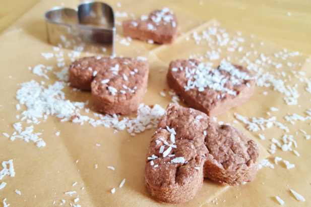 Kakaoherzen mit Kokos Kakaoherzen mit Kokos zuckerfrei