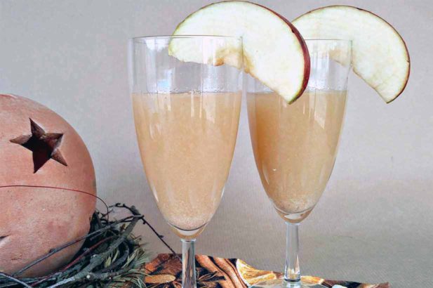 Silvester Getränk Sekt mit Frucht