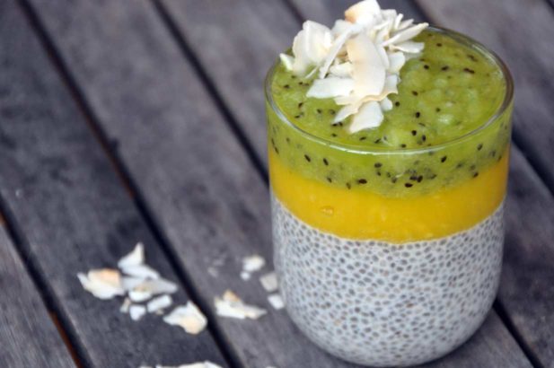 Rezept Chia Früchte Kokos Kiwi Mango Pudding ohne Zucker Superfood