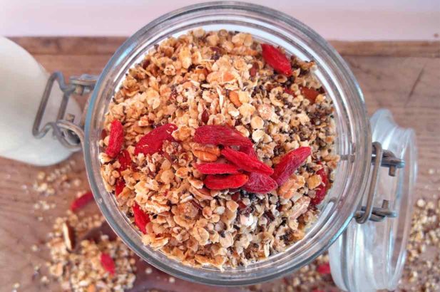 Powermüsli, DIY-Müsli, Müsli mit Superfoods, Granola, zuckerfreies Müsli