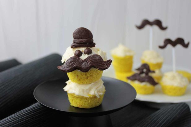 Moustache Muffins, Bartmuffins, Bartcupcakes, Zuckerfreie Muffins, DIY Moustache Cupcakes
