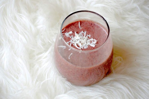 Superfood Smoothie, Kirschsmoothie, Erdbeersmoothie, Beerensmoothie, Beerenshake, Superfoodshake, zuckerfrei, ohne Zucker