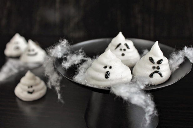 Vegan Meringues, Halloween Meringues ohne Ei, Halloween Geister, Zuckerfreier Baiser