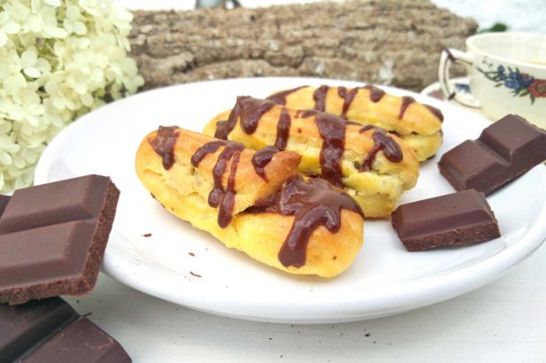 Brandteiggebäck, Schokoeclair, Brandteigkrapferl, Profiterols, Schokogebäck, zuckerfrei, ohne Zucker