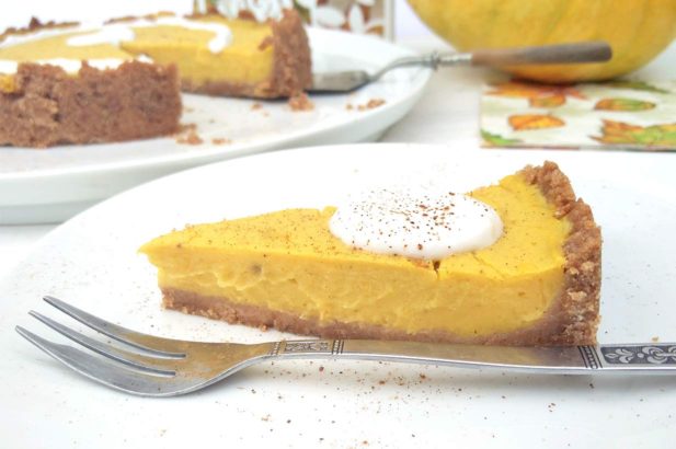 Kürbistorte, Kürbispie, Pumpkin Pie, Pumpkin Cake, Kürbiscreme, zuckerfrei, ohne Zucker
