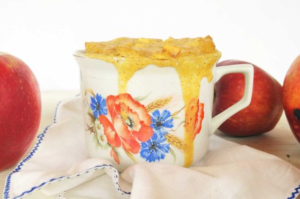 Apfelkuchen, Tassenkuchen, Mikrowellenkuchen, Tassenkuchen mit Apfel, zuckerfrei, ohne Zucker