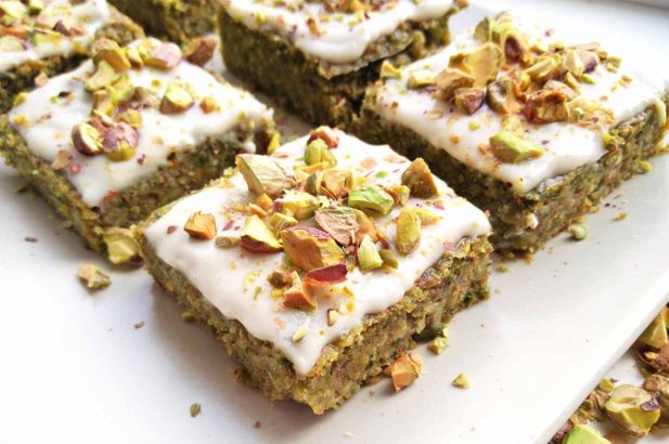 Pistazientorte, Kuchen mit Pistazien, Veganer Kuchen, zuckerfrei, ohne Zucker, Grüner Kuchen