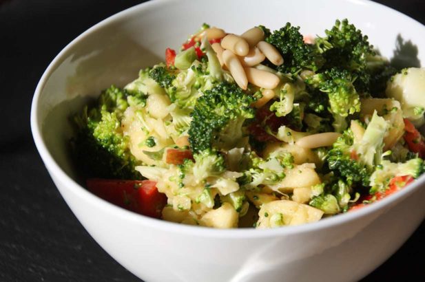 Rohkostsalat, Apfelsalat, Brokkoli, Thermomix, zuckerfrei, ohne Zucker, vegan