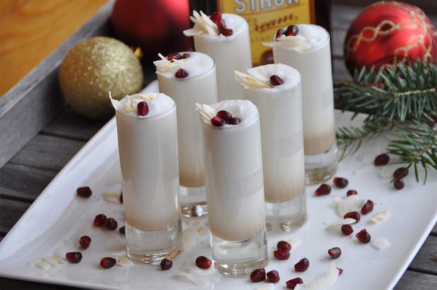 Weihnachtsschnaps, Weihnachtsshots, Kokosschnaps, Kokosshots, alkoholfreie Shots, Sahneshots, zuckerfrei, ohne Zucker, vegan