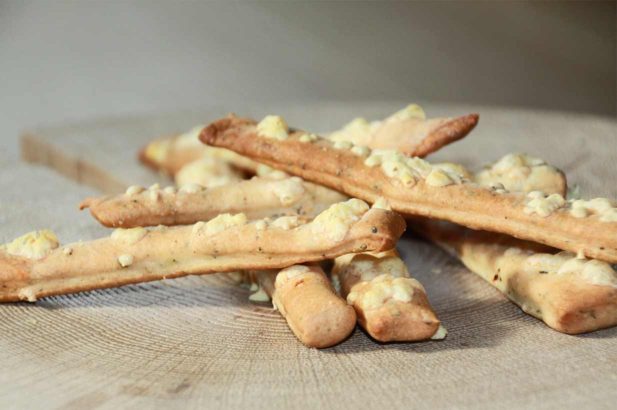 Käsestangerl, Käsegebäck, Käsestangen Hefeteig, ohne Blätterteig, Käsesnack, Snackstangen, Partystangen
