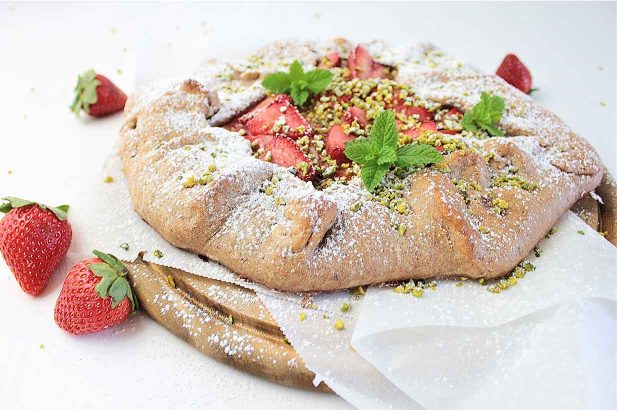 Fruchtgalette, Erdbeergalette, Rhabarbergalette, Erdbeer-Rhabarberkuchen, zuckerfrei, ohne Zucker, vegan
