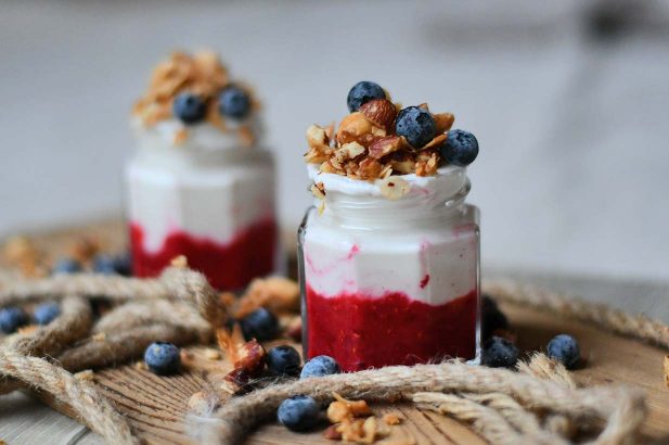 Himbeerfrüshtück, Himbeerjoghurt, Beerenjoghurt, Erdbeerjoghurt, Gesundes Frühstück, Heidelbeerjoghurt, Beerenschale