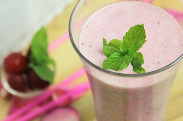 Erdbeermilchshake, Milkshake, Strawberryshake, Beerenshake, Erdbeermilch, Erdbeerdrink, zuckerfrei
