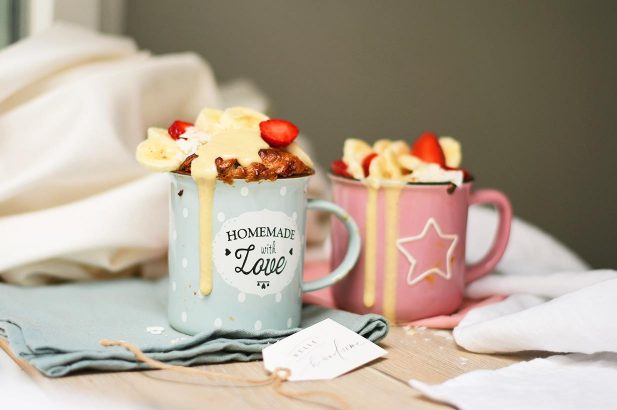 Beerenkuchen, Mikrowellenkuchen, Einfacher Tassenkuchen, Ruckzuckkuchen, Schneller Kuchen, zuckerfrei, ohne Zucker