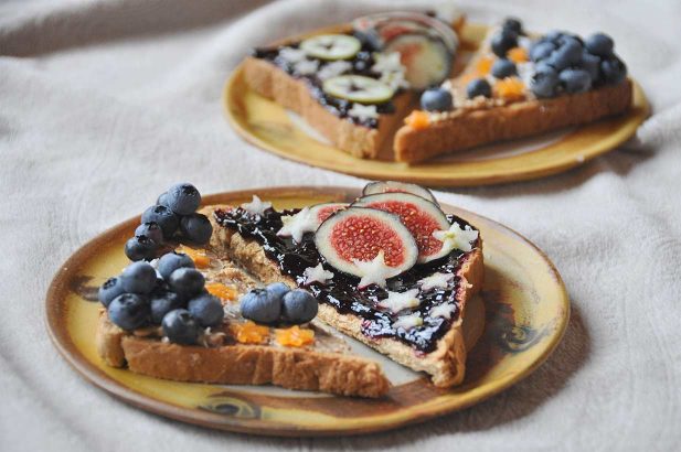 Obsttoast, Magic Toast, Frühstückstoast, Süßer Toast, Früchtebrot, Marmeladetoast, zuckerfrei, ohne Zucker