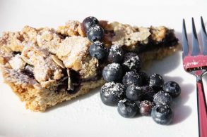 Heidelbeer-Ingwer-Kuchen, Heidelbeertorte, gedeckter Heidelbeerkuchen, Heidelbeer-Crumble-Kuchen