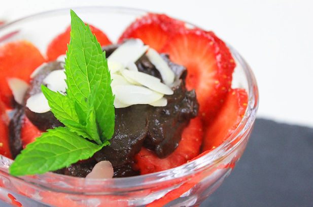 Mousse au Chocolat, Schokoladencreme, Avocado-Schoko-Creme, Schokoladencreme mit Avocado