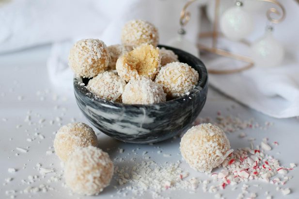 Kokos Kugeln, Kokos Bällchen, gesunde Schneebälle, Raffaelo Kugeln
