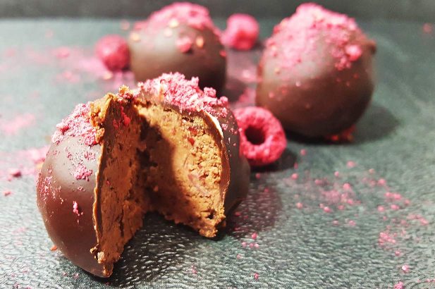 Cake Pops, Rohkakao Pralinen, Kidneybohnen Pralinen , Schoko Pralinen vegan