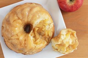Monkey Bread, Affenbrot, Affenpuzzle, klebriges Brot, ungarischer Kaffeekuchen, goldener Knödel-Kaffeekuchen, Pinch-me-Kuchen, Pluck-it-Kuchen