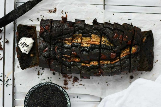 Aktivkohle Bananenbrot, Bananenbrot mit Aktivkohle