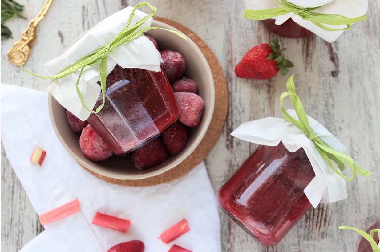 Erdbeer Marmelade ohne Zucker mit Rhabarber - Birkengold