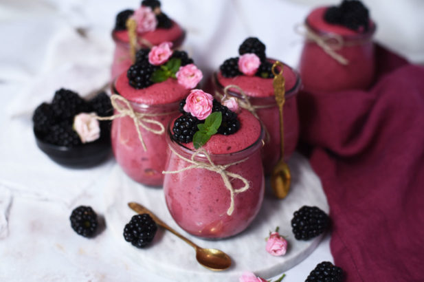 Beeren Mousse vegan, Brombeer Mousse vegan, Veganes Beerenmousse, Aquafaba Dessert vegan