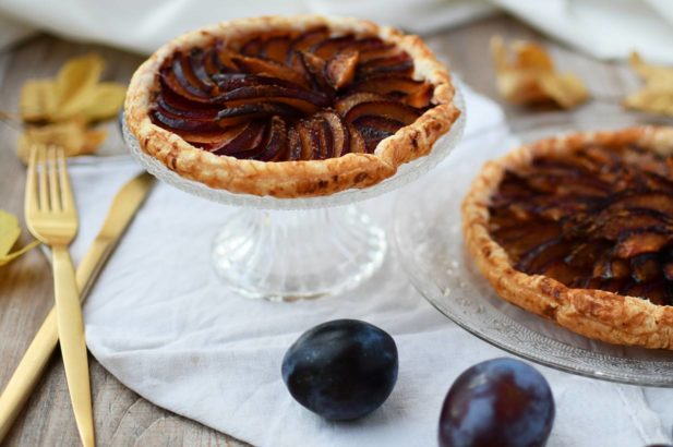 Zwetschgen Küchlein, Zwetschgen Tarte, Zwetschgen Schnittchen, Zwetchgen Quiche, Zwetschgen Blätterteig Törtchen ohne Zucker