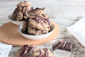 Chia Kekse ohne Zucker, Chia-Schoko Kekse zuckerfrei, Zuckerfreie Chia Kekse mit Schoko