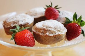 Muffins zuckerarm, Vanillemuffins mit Xylit, Vanillekipferl Muffins gesund, Vanillekipferl Muffins zuckerfrei, Muffins zuckerfrei, Muffins mit Erdbeerkern zuckerfrei