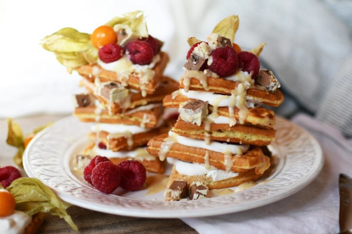 Dinkel Sandkuchen zuckerfrei mit Erdbeerkompott - Birkengold