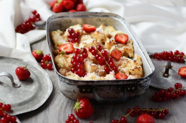 Grießschmarrn ohne Zucker, Gesunder Grießschmarrn ohne Zucker, Grießschmarren mit Birkenzucker, Gesunder Grießschmarren mit Erdbeermarmelade, Grießschmarren mit Erdbeeren und Kirschen