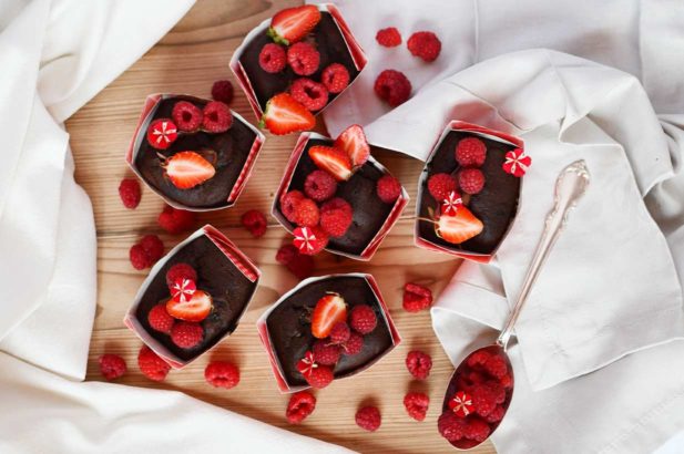 Himbeer Brownies zuckerfrei, Brownies mit Edelbitterschoko und Himbeeren zuckerfrei, Schoko-Himbeer Brownies ohne Zucker
