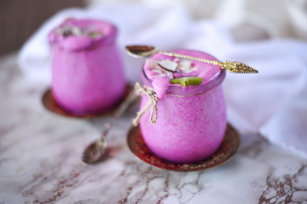Pinker Smoothie, Drachenfrucht Smoothie, Pink Pitaya Smoothie, gesunder Smoothie, veganer Smoothie, Smoothie Frühstück