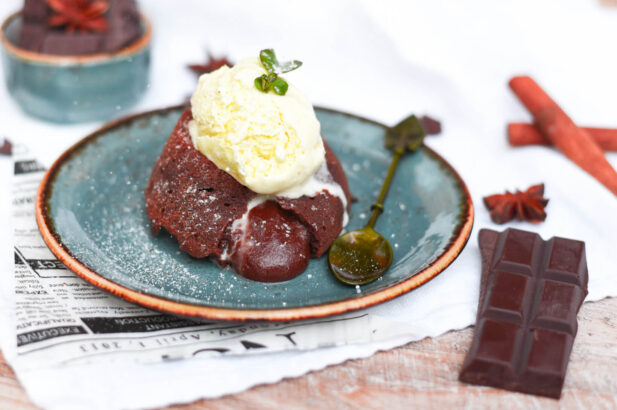 Lava Cake, Lava Kuchen, Lavakuchen, Muffin mit flüssigem Kern, geschmolzener Schokokern, Schokokuchen, Lava Schokokuchen, Lava Schoko Cake, Lava Cake Zartbitter, Lava Cake Rezept, Lava Cake zuckerfrei, ohne Zucker