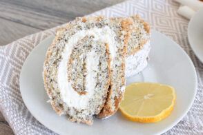 Zitronenroulade, Zitronenroulade mit Sahne, Zitronenroulade ohne Zucker, Mohnroulade ohne Zucker, Mohnroulade zuckerfrei, Mohnroulade mit Sahne, Zitronen-Mohn-Kuchen, Zitronen-Mohn-Roulade, Zitronenroulade mit Topfen, Zitronenroulade mit Quark
